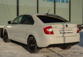 Подержанный автомобиль Skoda Rapid Liftback 2016 года (3 фото)