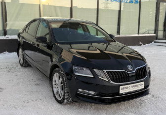 Подержанный автомобиль Skoda Octavia Liftback 2019 года (7 фото)