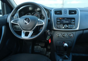 Подержанный автомобиль Renault Logan Sedan 2020 года (10 фото)