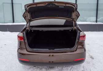 Подержанный автомобиль Kia Cerato Sedan 2015 года (17 фото)