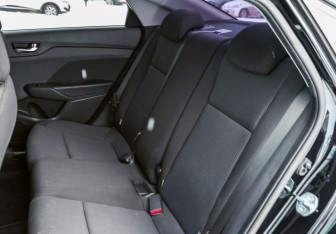 Подержанный автомобиль Hyundai Solaris Sedan 2021 года (19 фото)