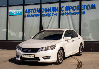 Подержанный автомобиль Honda Accord Sedan 2013 года (1 фото)