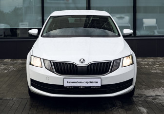 Подержанный автомобиль Skoda Octavia Liftback 2017 года (8 фото)