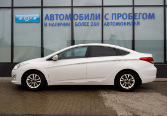 Подержанный автомобиль Hyundai i40 Sedan 2014 года (2 фото)