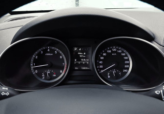 Подержанный автомобиль Hyundai Santa Fe 2015 года (2 фото)