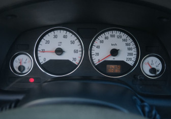 Подержанный автомобиль Chevrolet Viva 2005 года (15 фото)