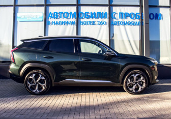 Подержанный автомобиль Geely Atlas 2024 года (6 фото)