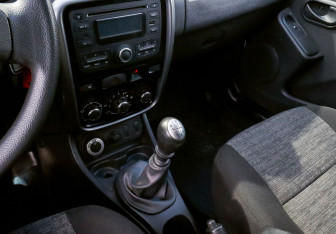 Подержанный автомобиль Renault Duster 2012 года (9 фото)