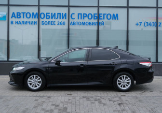 Подержанный автомобиль Toyota Camry Sedan 2020 года (2 фото)