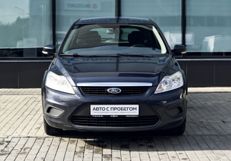 Подержанный автомобиль Ford Focus Hatchback 2011 года (8 фото)
