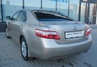 Подержанный автомобиль Toyota Camry Sedan 2007 года (3 фото)