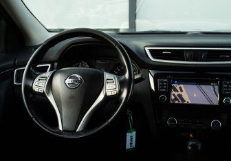 Подержанный автомобиль Nissan Qashqai 2017 года (19 фото)