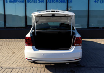 Подержанный автомобиль Volkswagen Polo Sedan 2019 года (19 фото)