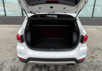 Подержанный автомобиль Kia Rio Hatchback 2019 года (17 фото)