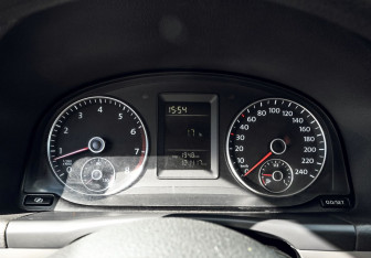 Подержанный автомобиль Volkswagen Touran 2012 года (9 фото)