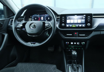 Подержанный автомобиль Skoda Rapid Liftback 2022 года (10 фото)