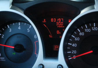 Подержанный автомобиль Nissan Juke 2012 года (16 фото)