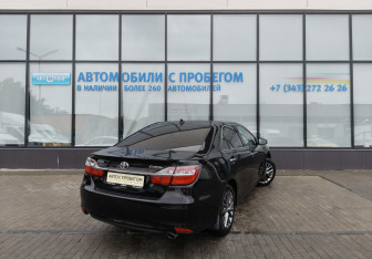 Подержанный автомобиль Toyota Camry Sedan 2016 года (5 фото)