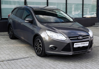 Подержанный автомобиль Ford Focus Wagon 2012 года (7 фото)