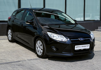 Подержанный автомобиль Ford Focus Hatchback 2013 года (7 фото)