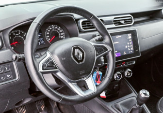 Подержанный автомобиль Renault Duster 2022 года (9 фото)