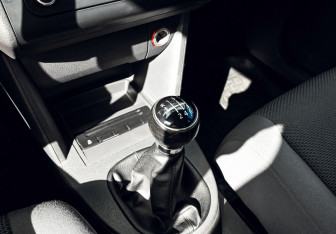 Подержанный автомобиль Volkswagen Touran 2012 года (10 фото)