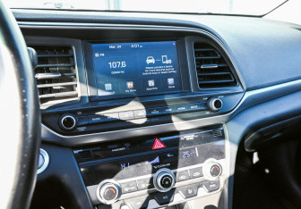 Подержанный автомобиль Hyundai Elantra Sedan 2019 года (11 фото)