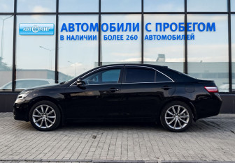 Подержанный автомобиль Toyota Camry Sedan 2011 года (2 фото)