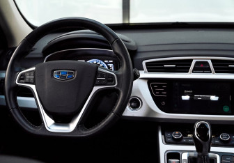Подержанный автомобиль Geely Atlas 2021 года (18 фото)