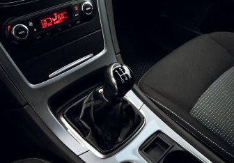 Подержанный автомобиль Ford Mondeo Sedan 2012 года (10 фото)