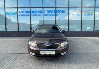 Подержанный автомобиль Skoda Octavia Liftback 2017 года (8 фото)