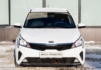 Подержанный автомобиль Kia Rio Sedan 2020 года (8 фото)
