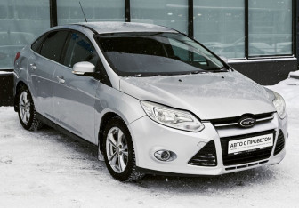 Подержанный автомобиль Ford Focus Sedan 2012 года (7 фото)