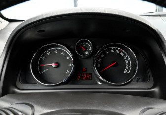 Подержанный автомобиль Opel Antara 2012 года (11 фото)