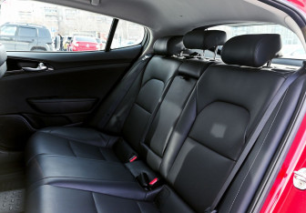 Подержанный автомобиль Kia Stinger 2019 года (18 фото)