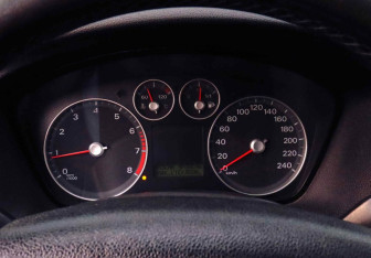 Подержанный автомобиль Ford Focus Hatchback 2005 года (10 фото)