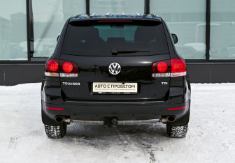 Подержанный автомобиль Volkswagen Touareg 2008 года (4 фото)
