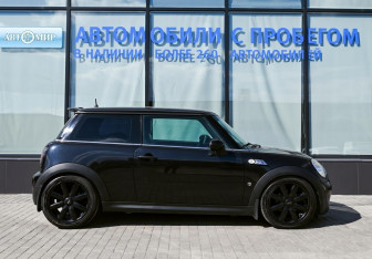 Подержанный автомобиль MINI Hatch 2006 года (5 фото)