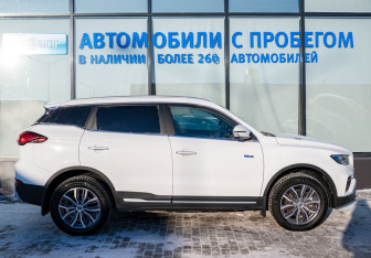 Подержанный автомобиль Geely Atlas Pro 2021 года (6 фото)