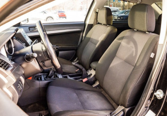 Подержанный автомобиль Mitsubishi Lancer Sedan 2008 года (17 фото)