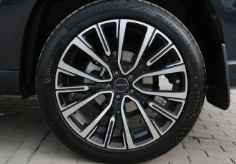 Подержанный автомобиль Exeed VX 2022 года (18 фото)