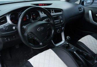 Подержанный автомобиль Kia Ceed Wagon 2014 года (9 фото)