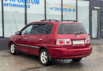 Подержанный автомобиль Kia X-Trek 2004 года (3 фото)
