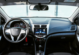 Подержанный автомобиль Hyundai Solaris Sedan 2011 года (10 фото)