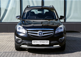 Подержанный автомобиль Changan CS35 2018 года (8 фото)