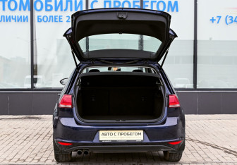 Подержанный автомобиль Volkswagen Golf Hatchback 2013 года (18 фото)