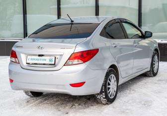 Подержанный автомобиль Hyundai Solaris Sedan 2011 года (5 фото)