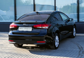Подержанный автомобиль Kia Cerato Sedan 2019 года (5 фото)