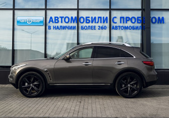 Подержанный автомобиль Infiniti FX 2011 года (2 фото)