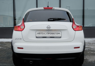 Подержанный автомобиль Nissan Juke 2014 года (4 фото)